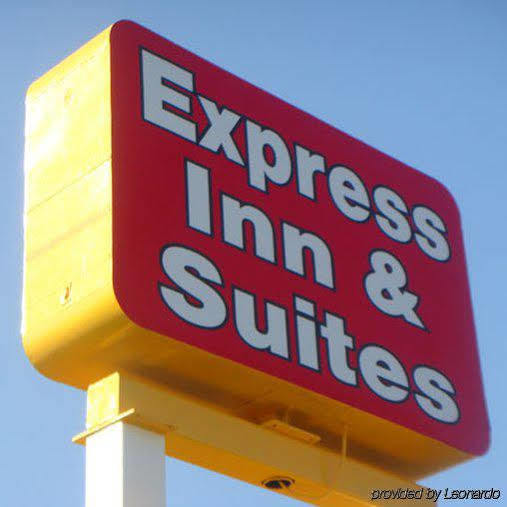 Express Inn & Suites Clearwater Пинеллас-Парк Экстерьер фото