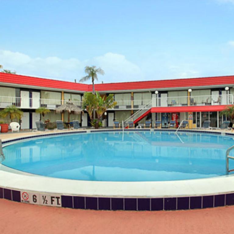 Express Inn & Suites Clearwater Пинеллас-Парк Экстерьер фото